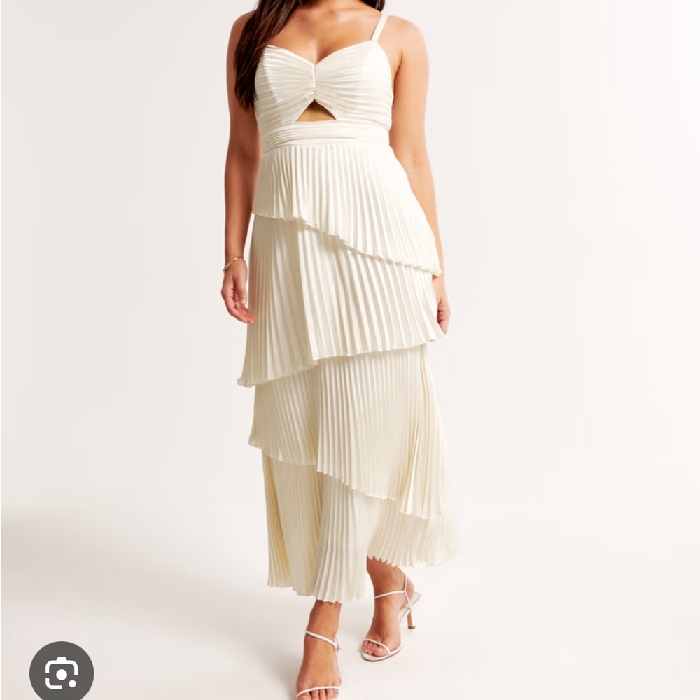 Abercrombie & Fitch Giselle Pleated Maxi Dress